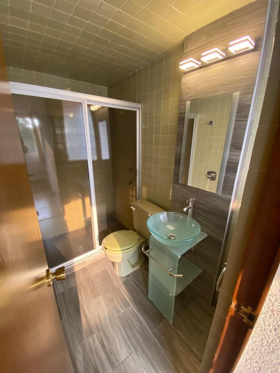 22 de 30: BAÑO COMPLETO