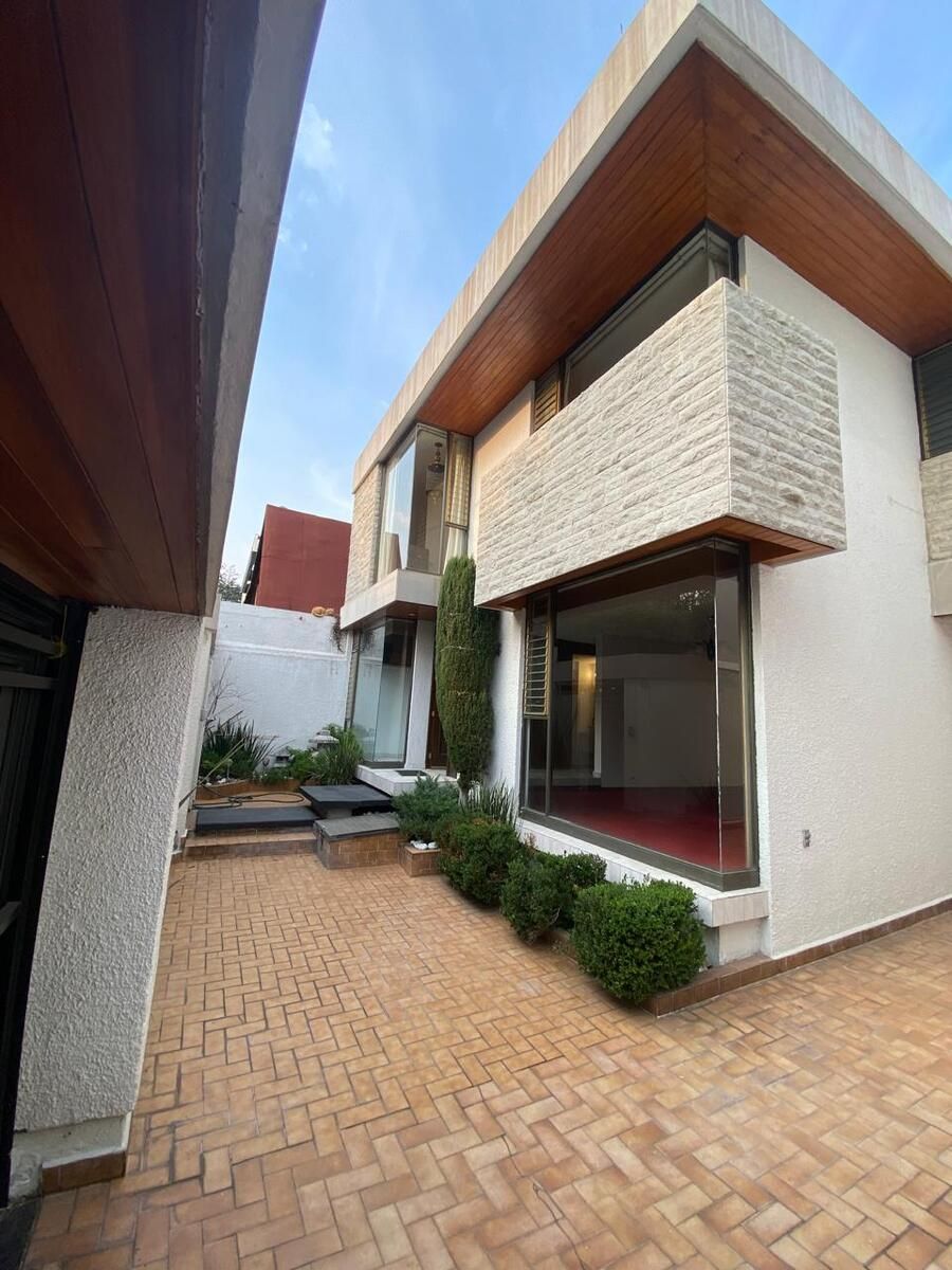 1 de 30: FACHADA PRINCIPAL