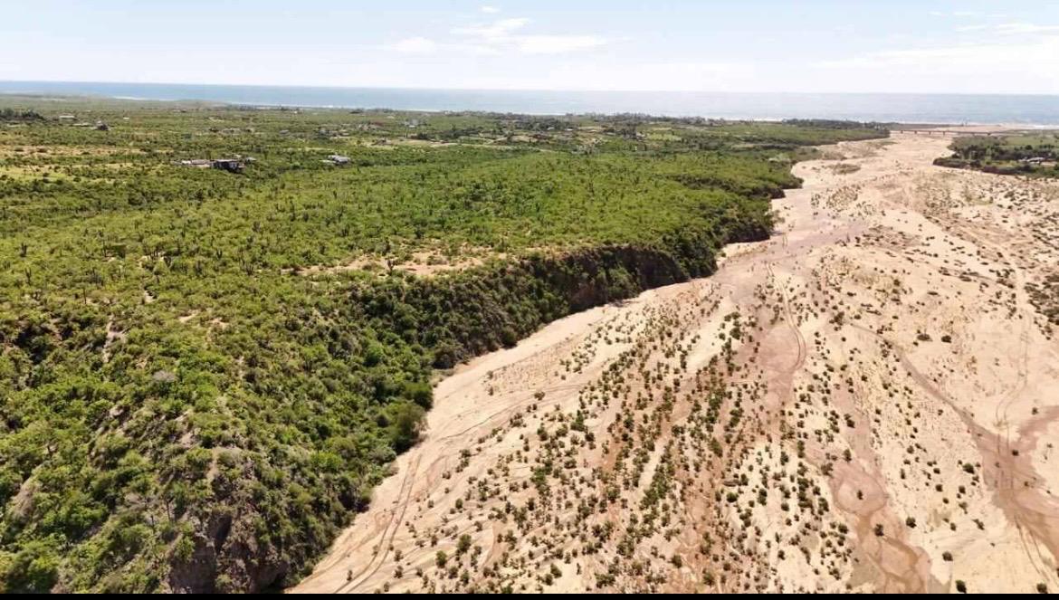 6 de 11: Surroundings