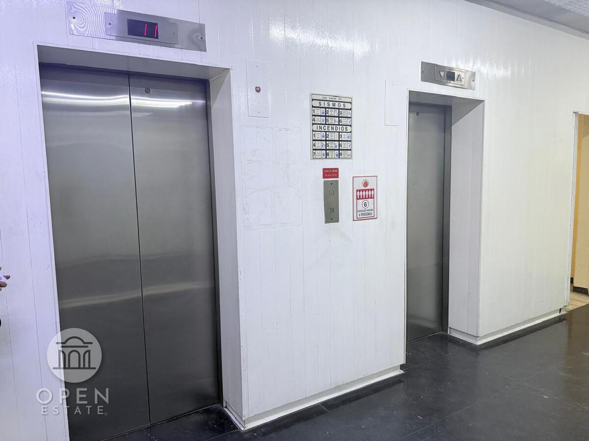 4 de 26: 2 elevadores