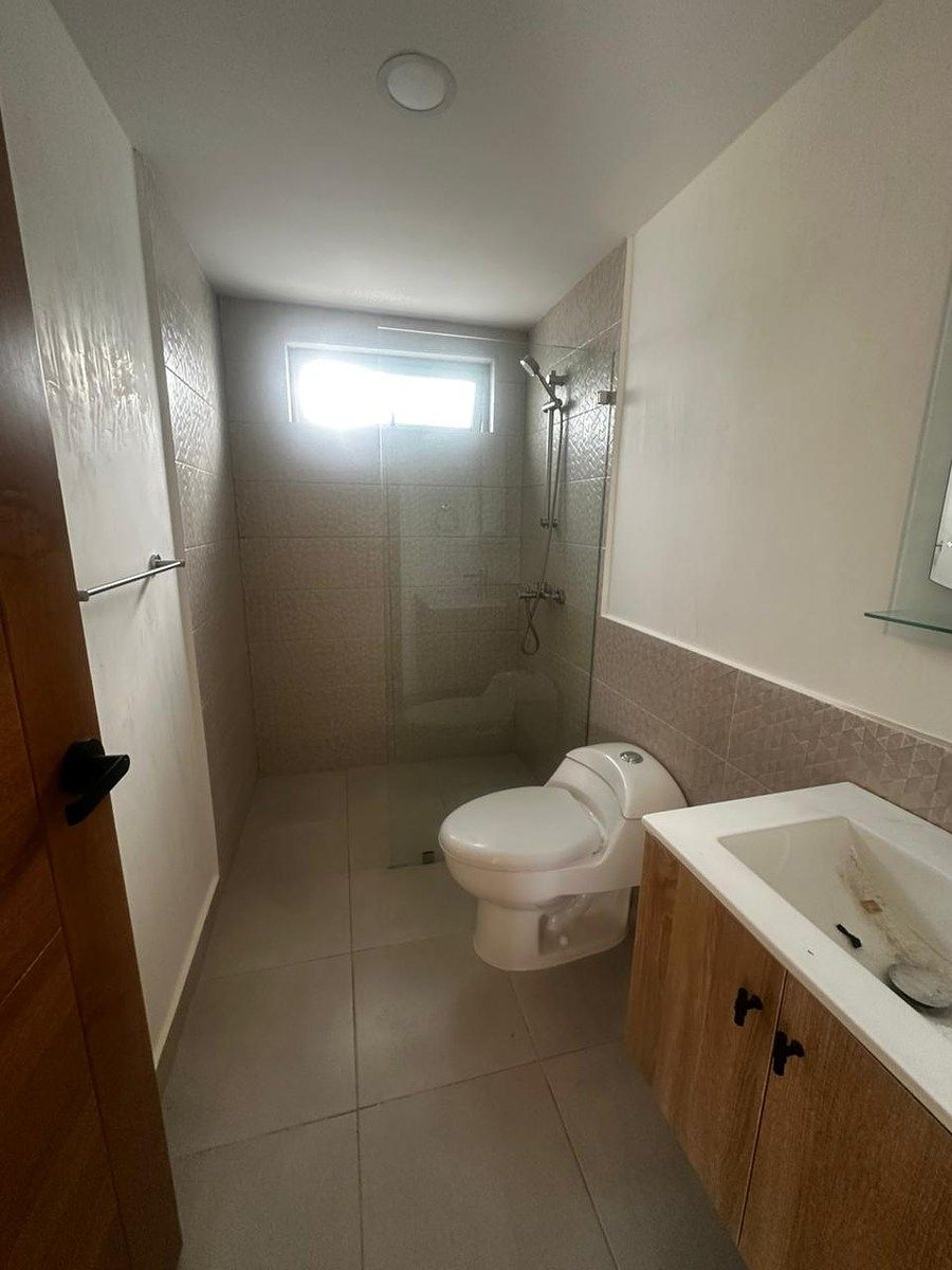 23 de 37: Baño Compartido