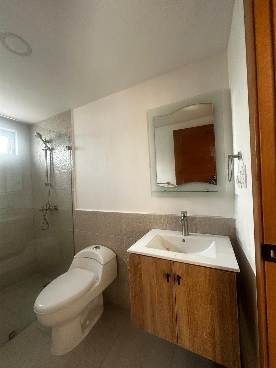 22 de 37: Baño Compartido