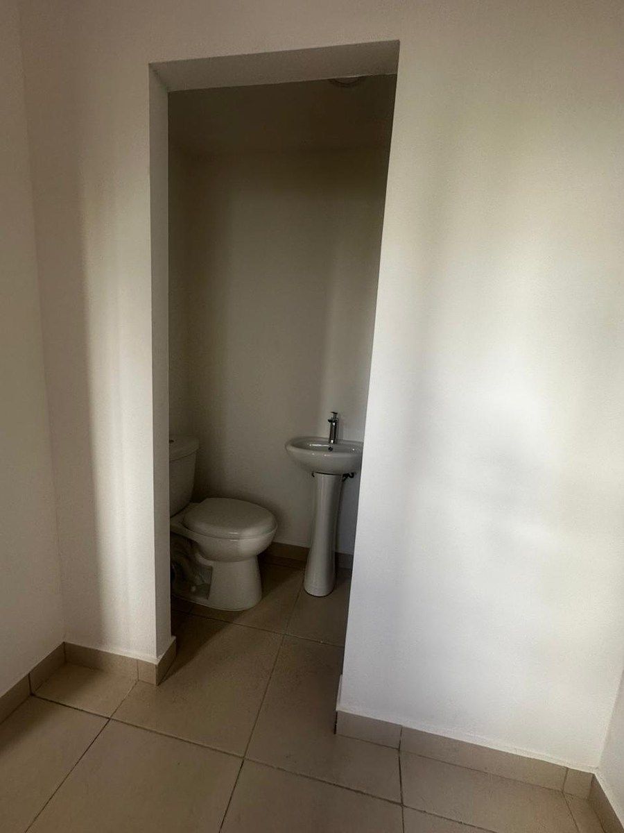 37 de 37: Habitacion de servicio