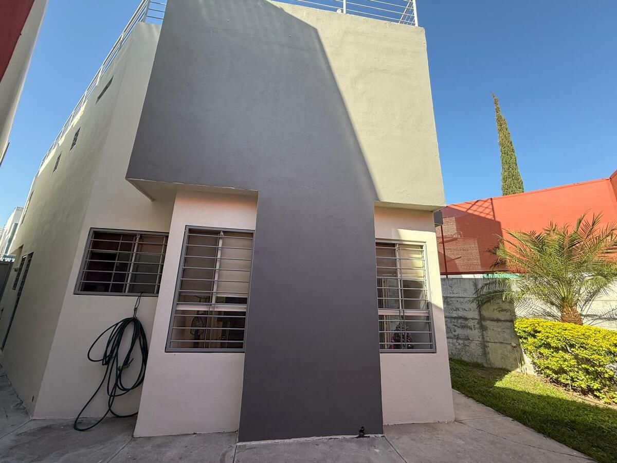 14 de 26: VISTA DESDE EL JARDIN