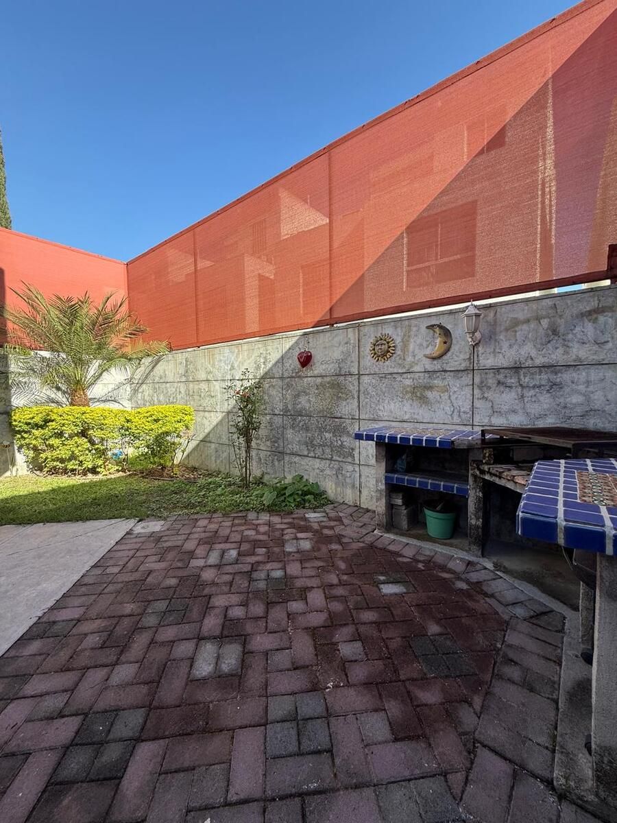 25 de 26: ASADOR JARDIN