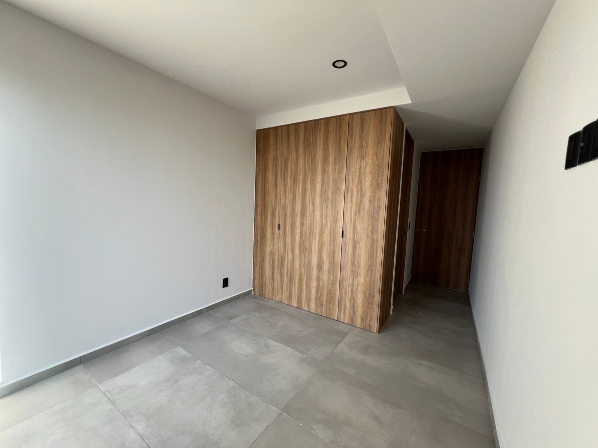 17 de 23: Tercera recámara con clóset y baño completo