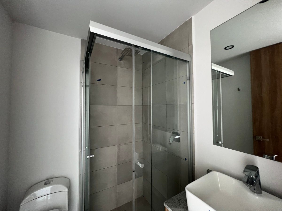 20 de 23: Tercera recámara con clóset y baño completo