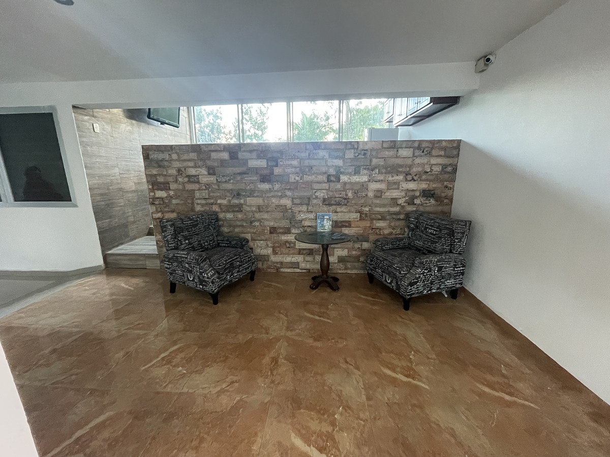 10 de 16: Sala de espera