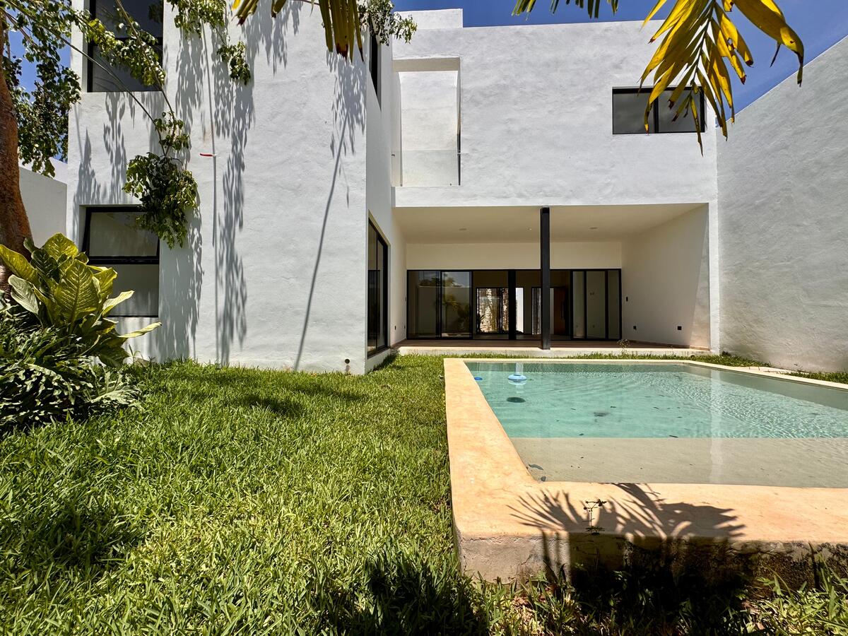 16 de 16: Fachada Posterior