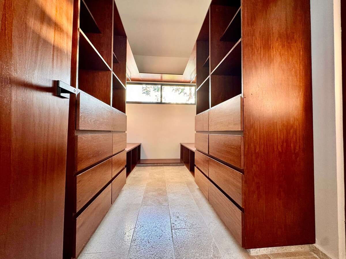 14 de 16: Closet Recámara Principal