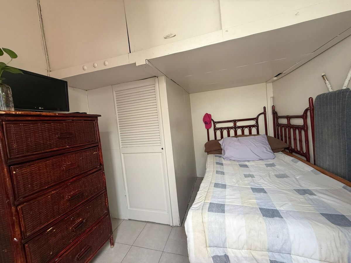 24 de 32: Cuarto de Servicio