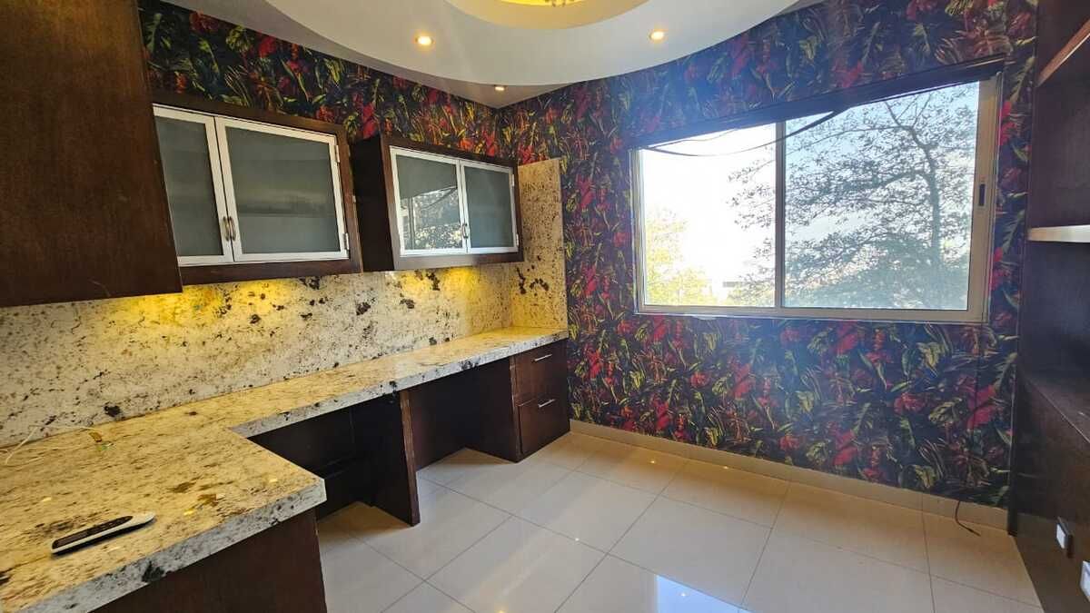 17 de 33: Estudio u oficina