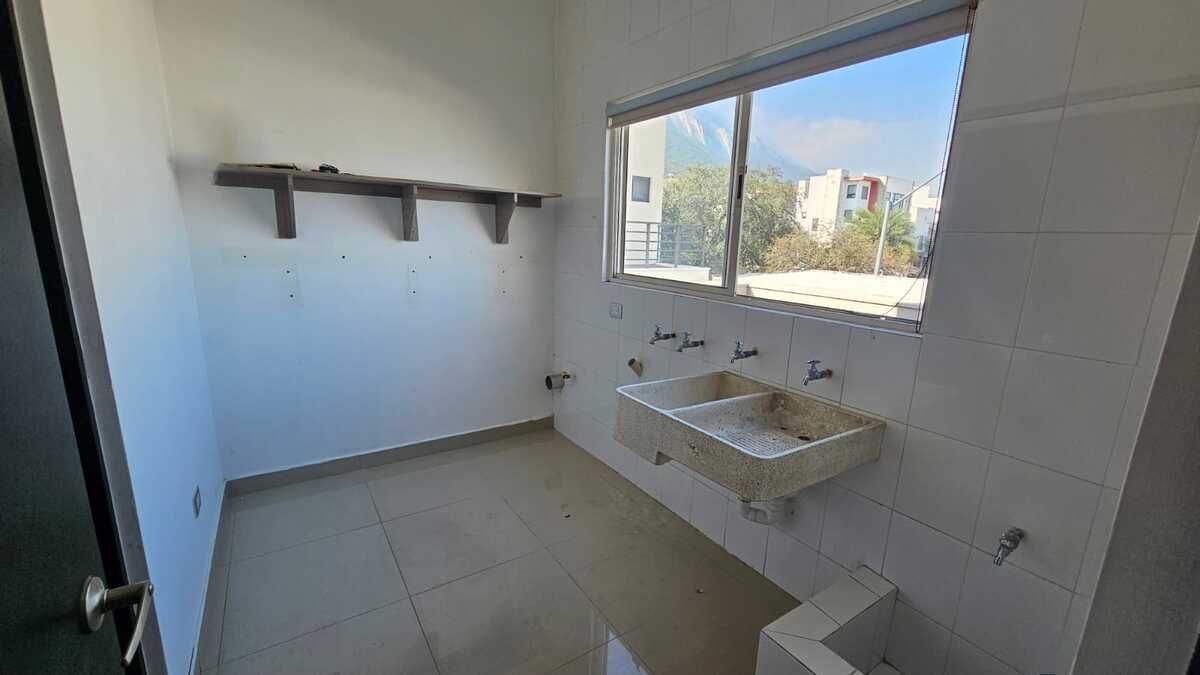 32 de 33: Lavandería