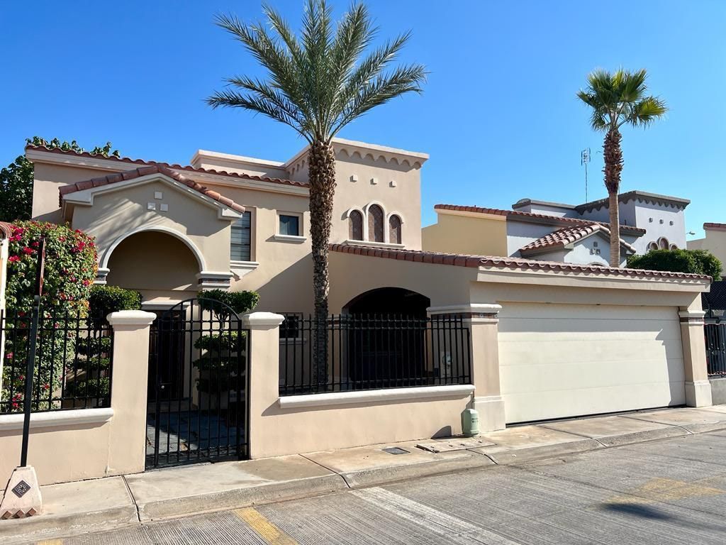 En renta o venta casa en Zona Dorada, Balboa Residencial (Mexicali, B.C.)
