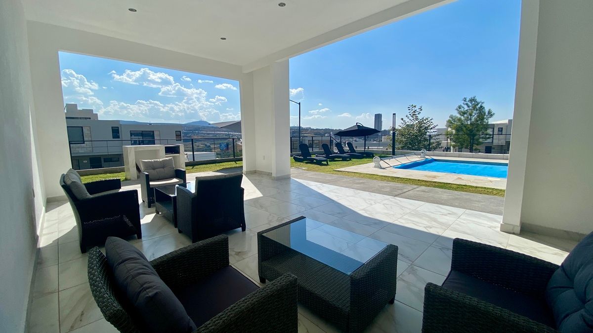 21 de 28: Terraza social