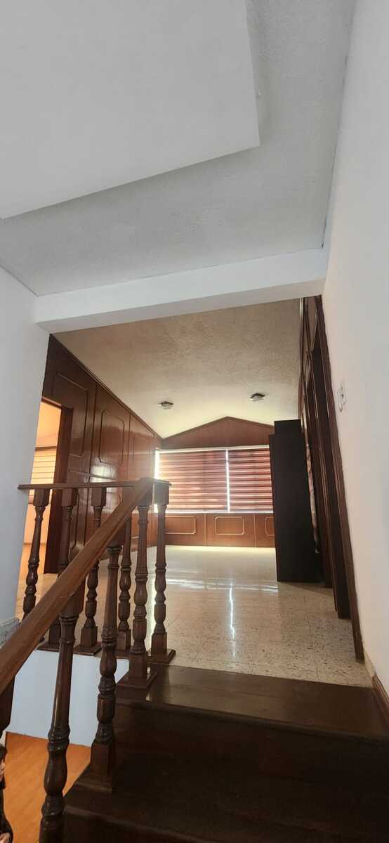 10 of 17: SALA DE TV