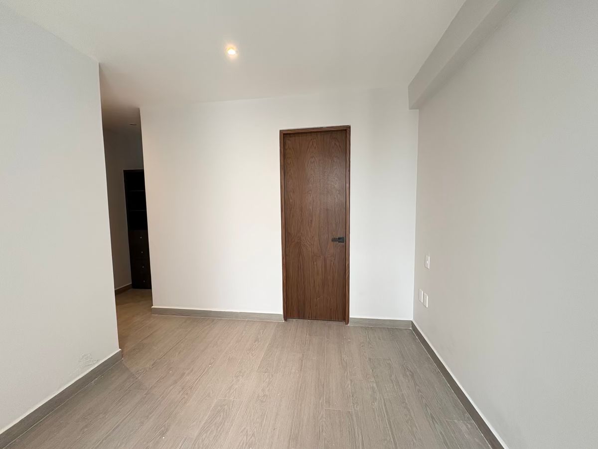 6 de 41: RECÁMARA PRINCIPAL