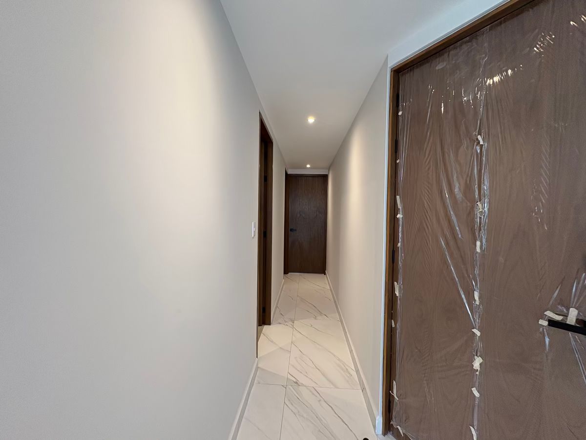 16 de 41: PASILLO RECÁMARAS