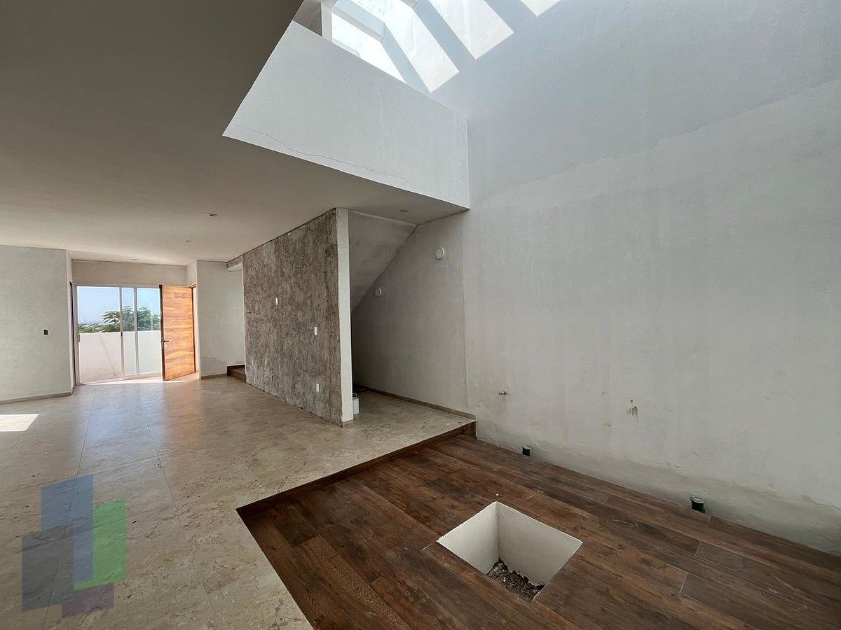 8 de 32: Vista hacia acceso principal