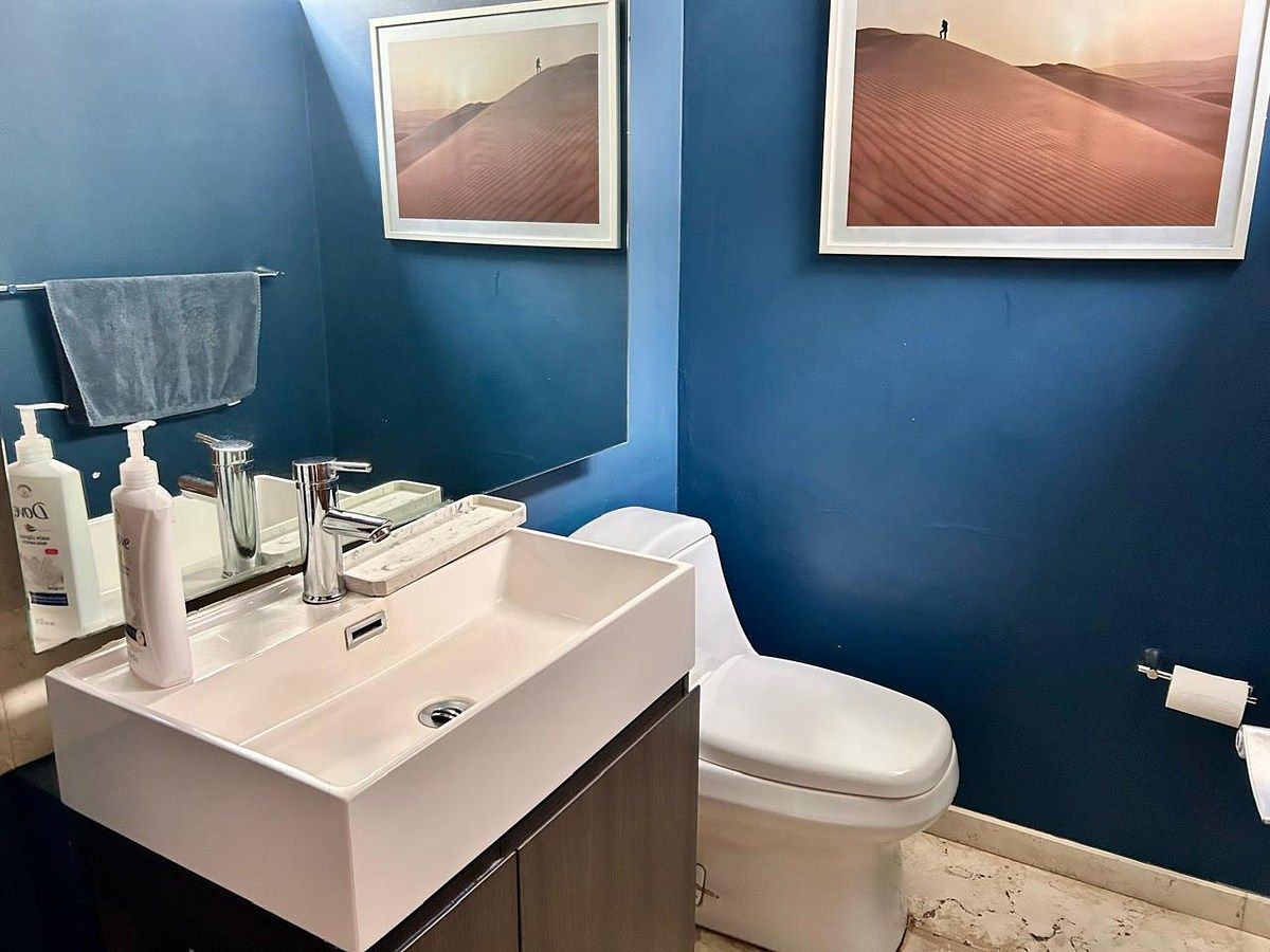 11 de 25: BAÑO VISITAS