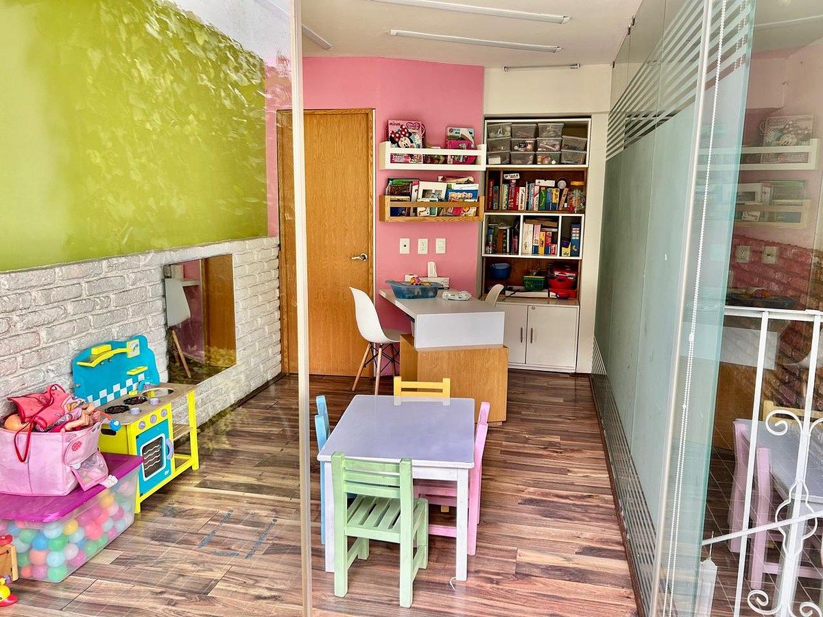 23 de 25: CONSULTORIO/OFICINA INDEPENDIENTE