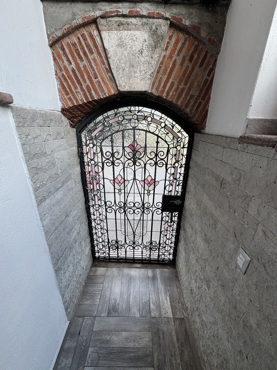 8 de 50: Amplomada con forja