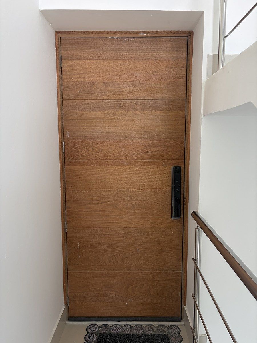 39 of 40: Entrance to unit