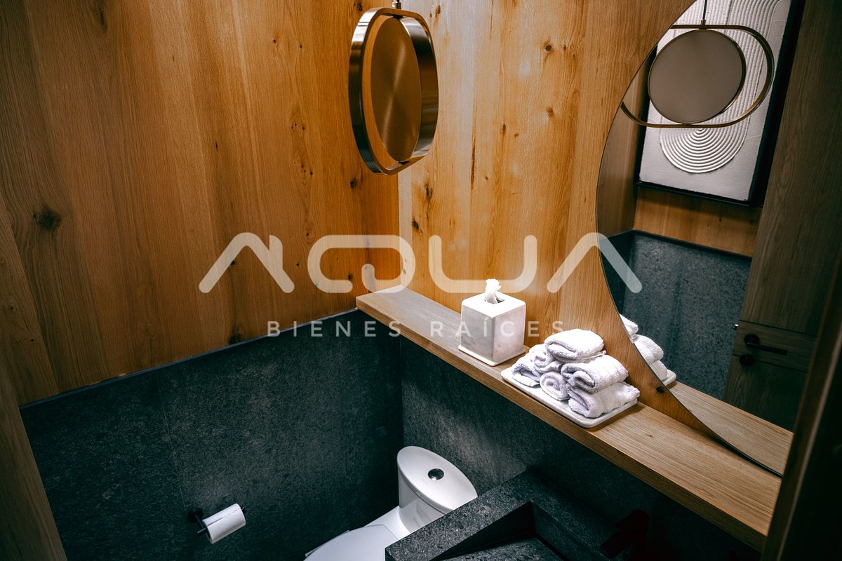 6 of 20: BAÑOS MEJORADOS