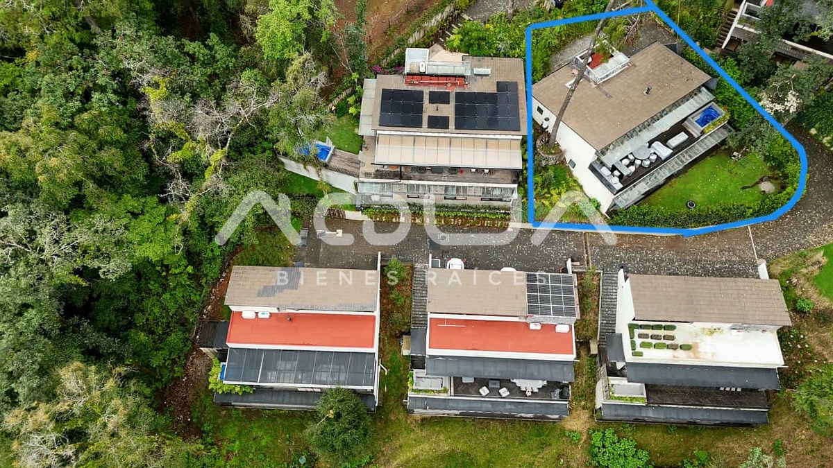 12 of 20: VISTA AEREA DE LA CASA