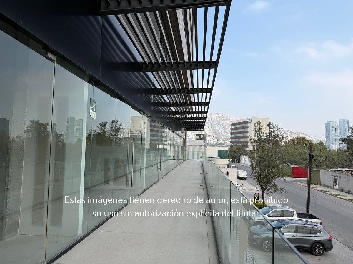 5 of 9: Local en Renta en Plaza Capellanía