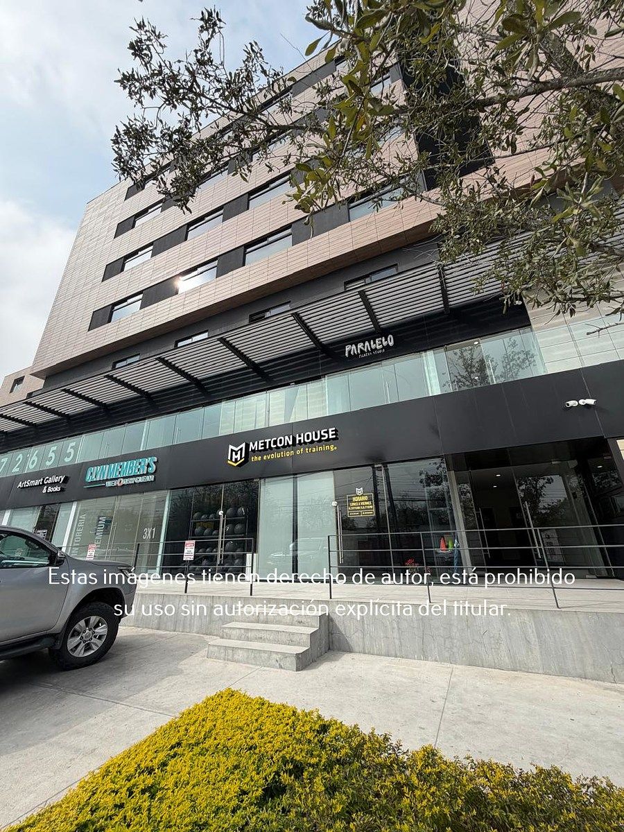 4 of 9: Local en Renta en Plaza Capellanía