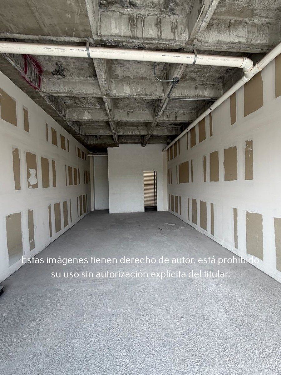 8 of 9: Local en Renta en Plaza Capellanía