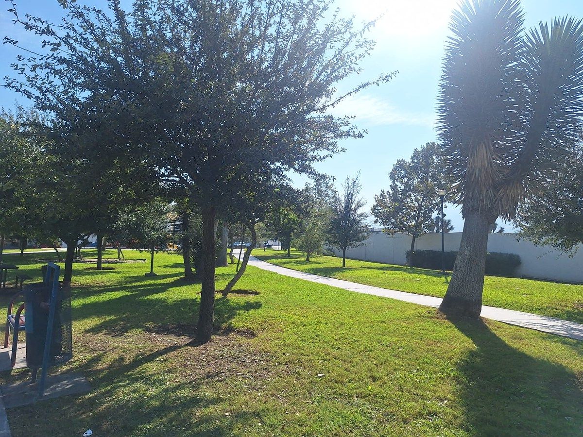 12 de 16: Area Común