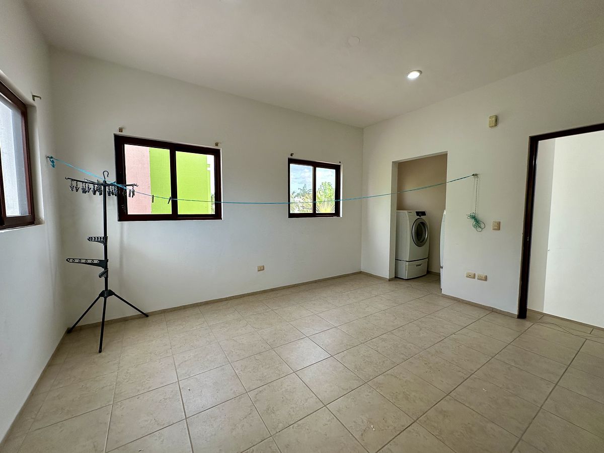 26 de 31: Cuarto Serv.