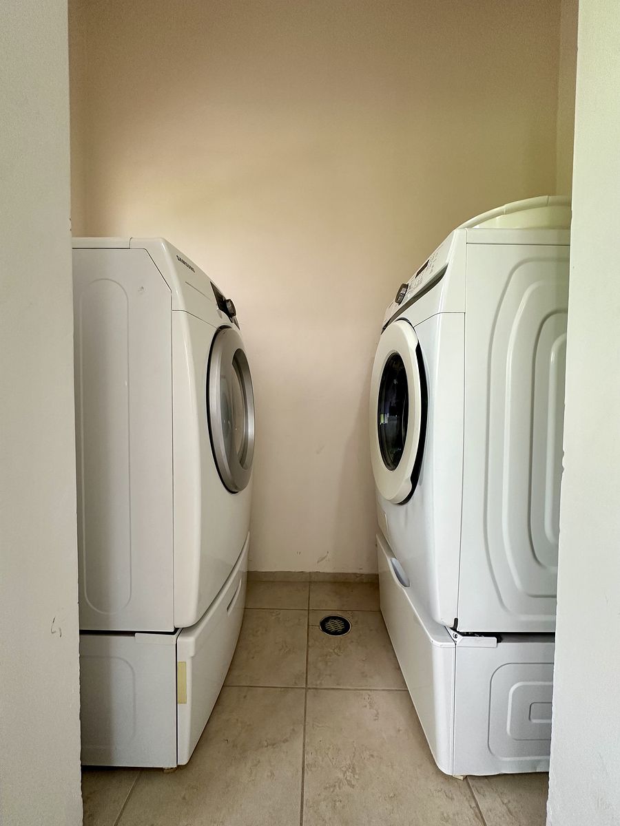 28 de 31: Cuarto Serv.