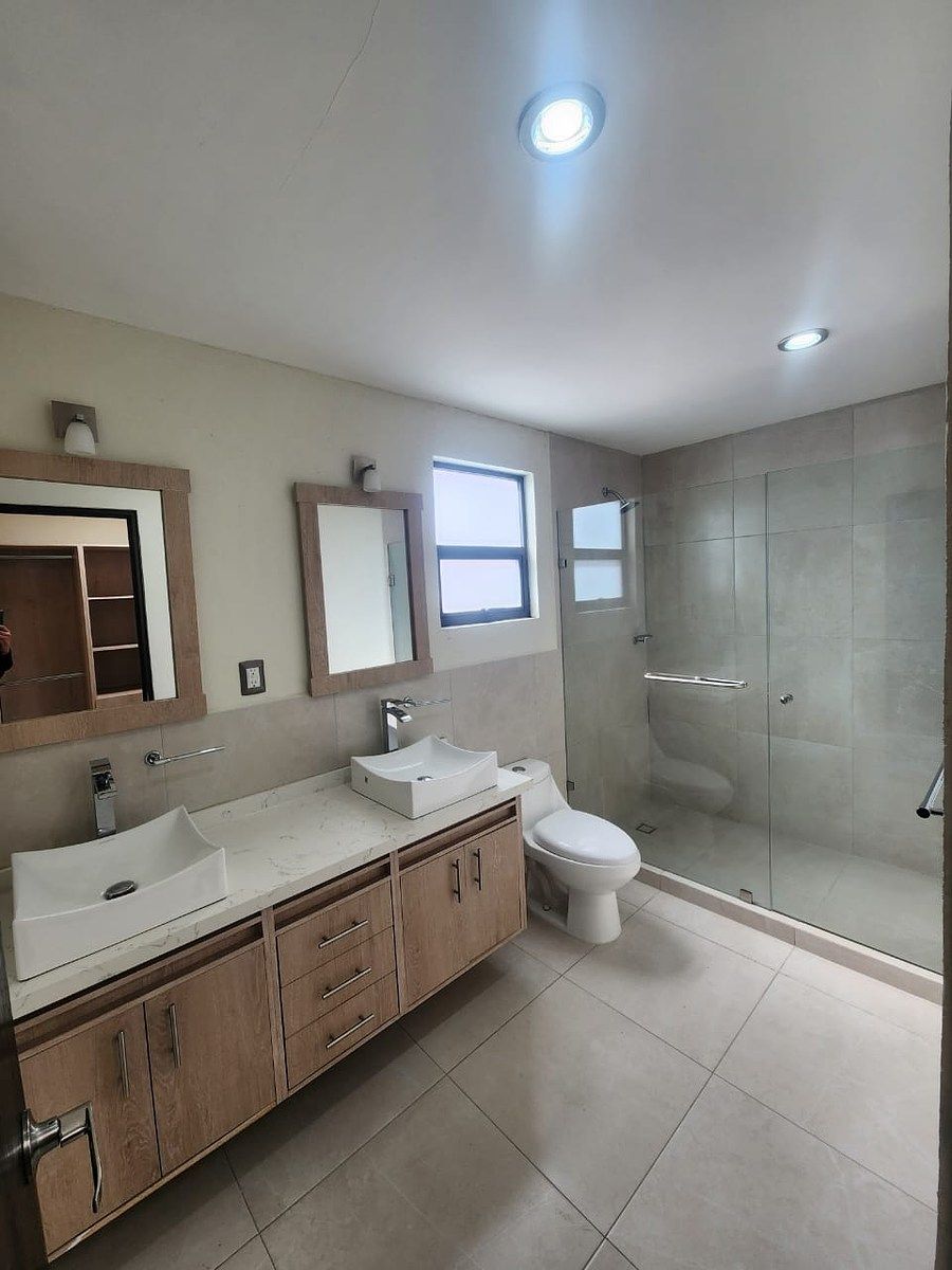 BAÑO CON DOBLE LAVAMANOS DE RECAMARA PRINCIPAL, foto 14 de 20
