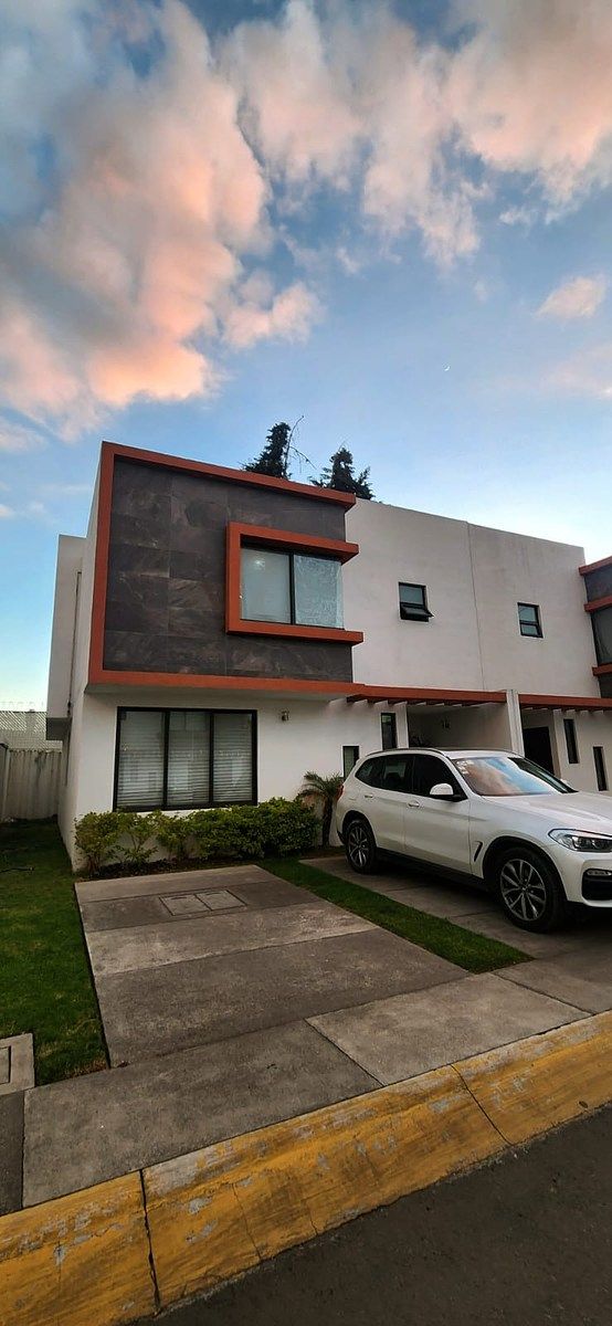 1 de 16: FACHADA PRINCIPAL