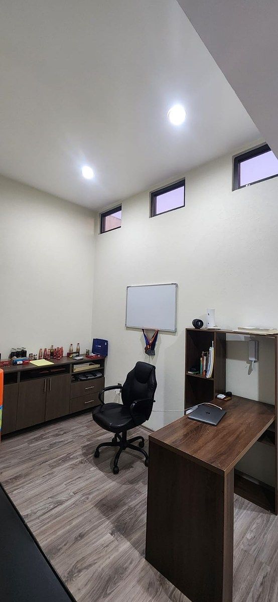 10 de 16: AREA A DOBLE ALTURA DE TV O HOME OFICCE