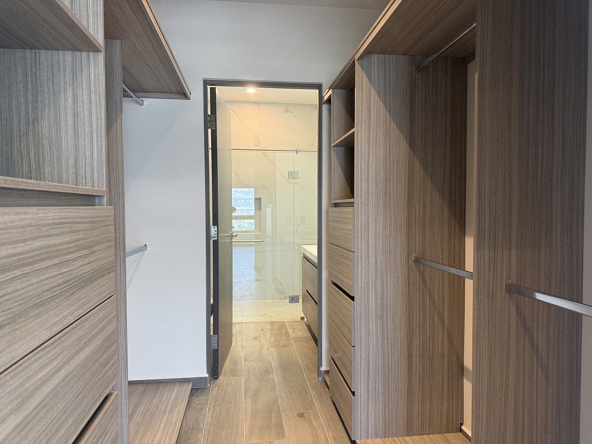 8 de 14: Walking closet