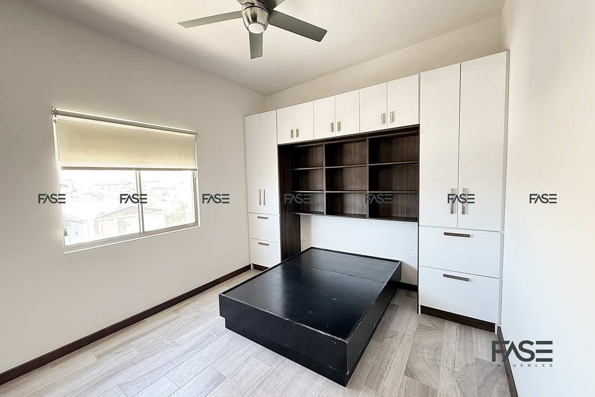 25 de 28: Recamara 2