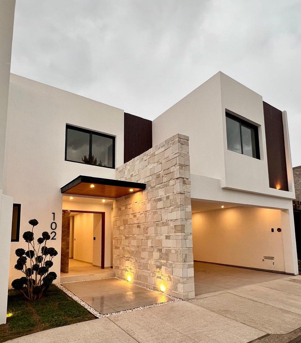 CASA À VENDA EM SENDEROS III, foto 1 de 10