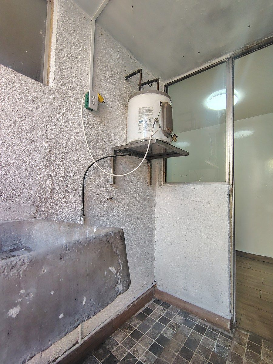 9 de 13: PATIO DE SERVICIO