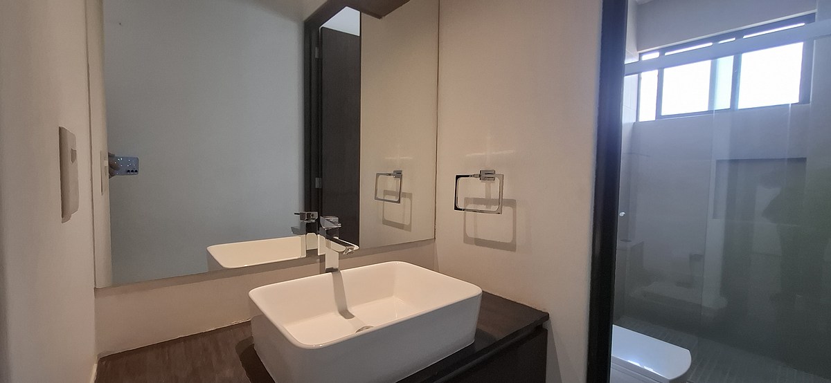 13 of 45: Baño para recámaras