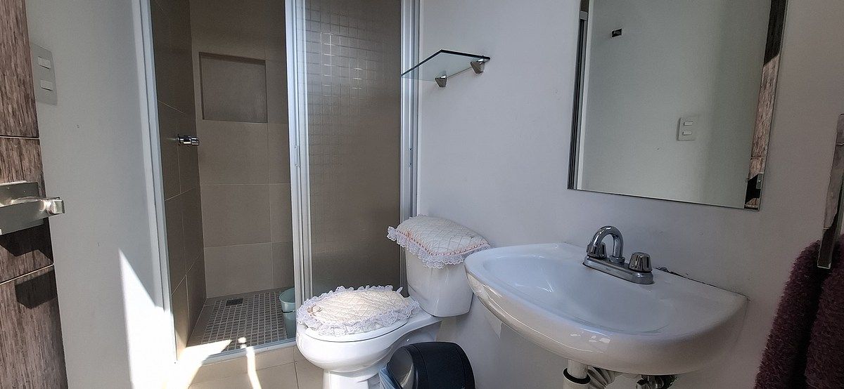 39 of 45: Baño completo