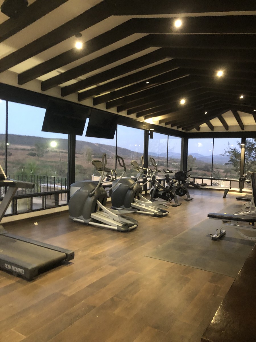 2 de 18: Gimnasio Casa Club