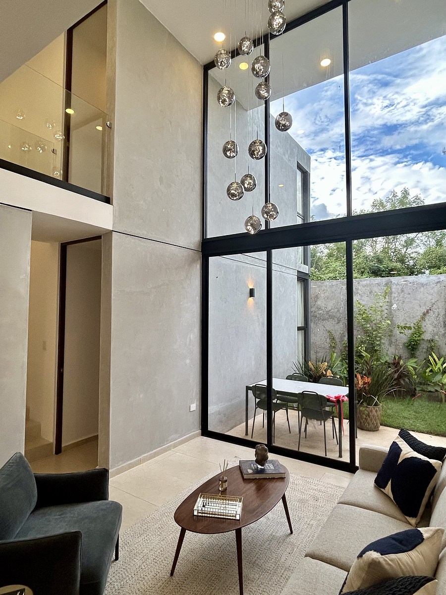 4 of 18: SALA DOBLE ALTURA