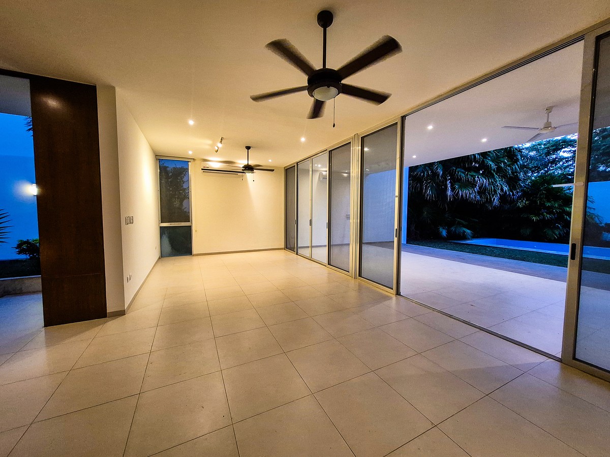 2 de 19: Sala y Comedor