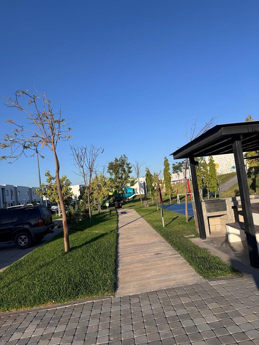 8 de 12: AREA COMUN SECUNDARIA