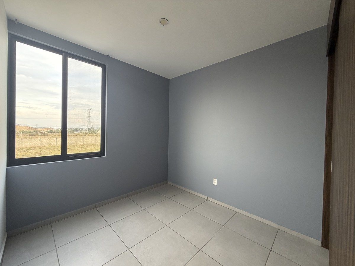 9 of 26: Recámara Secundaria 1