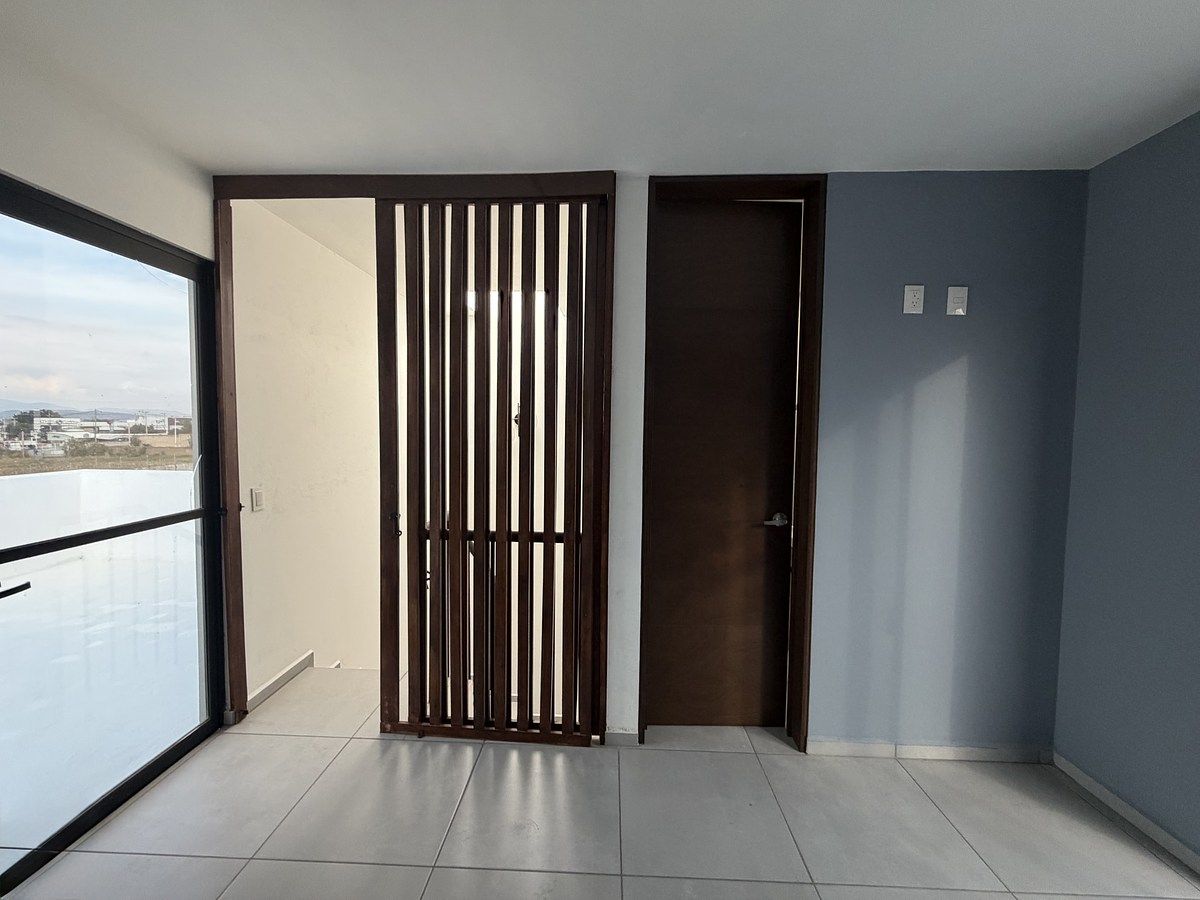 18 of 26: Estudio en roof